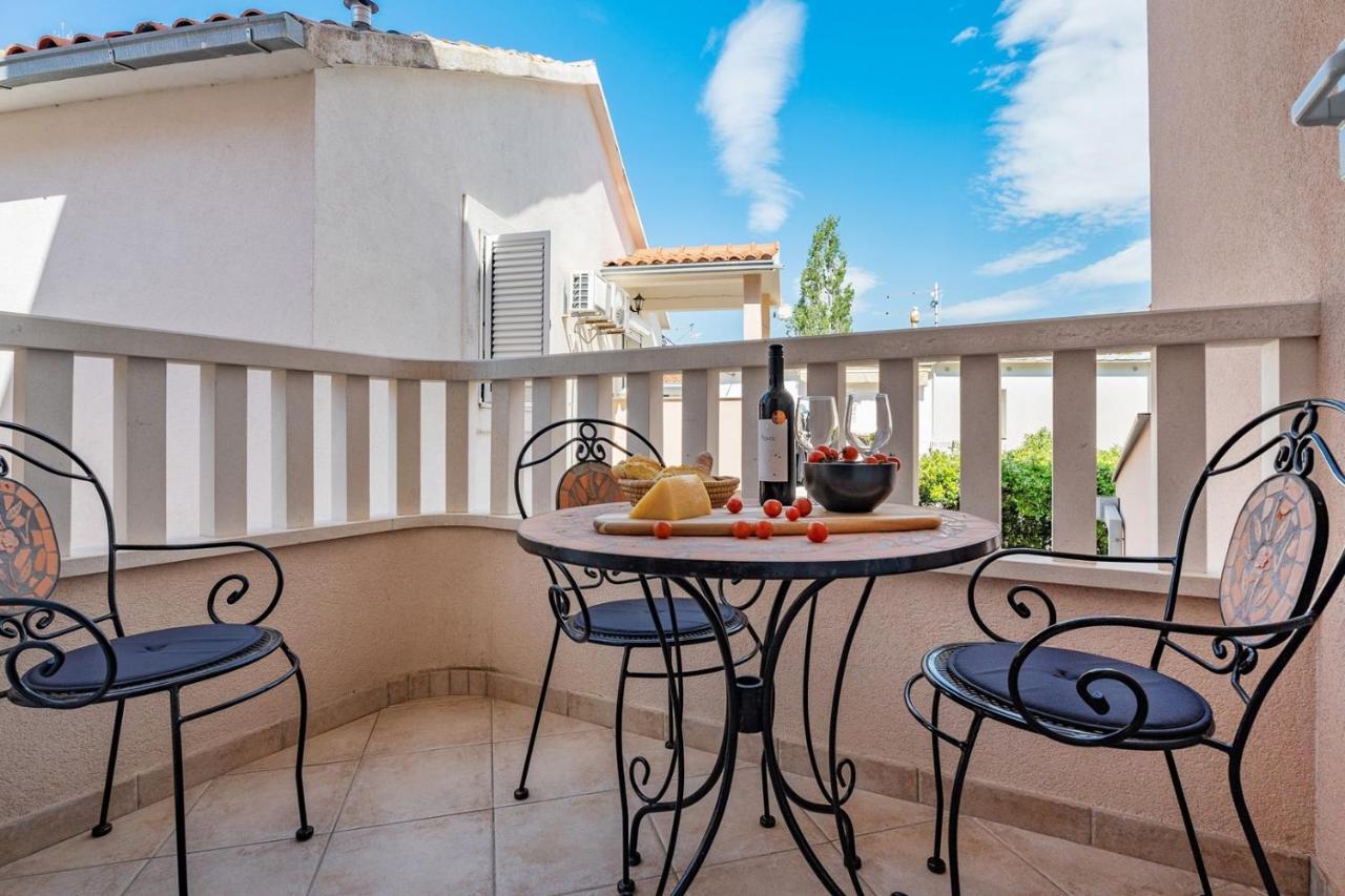Villa Lux Промайна Екстериор снимка